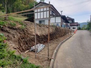 車道脇法面土留工事施行前
